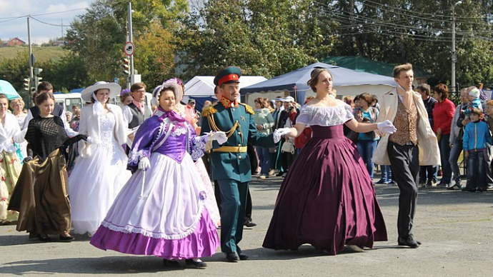 Елизаветинский бал-пикник в Алапаевске приглашает дам и кавалеров