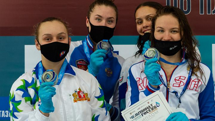 Свердловчанки взяли серебро на чемпионате России по плаванию