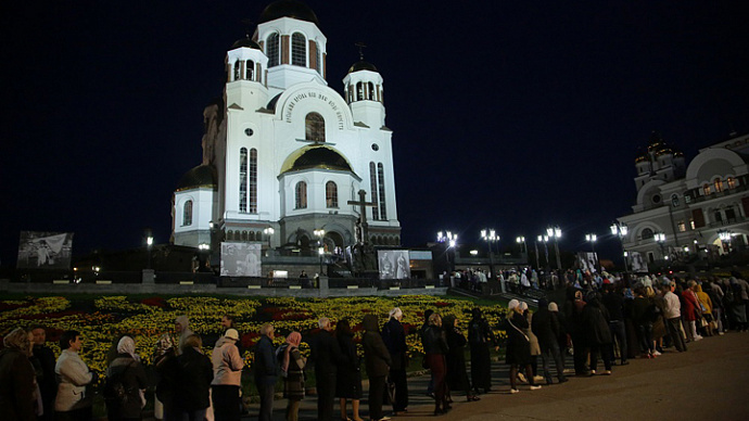 Более 32 тысяч человек поклонились мощам святителя Спиридона в Екатеринбурге