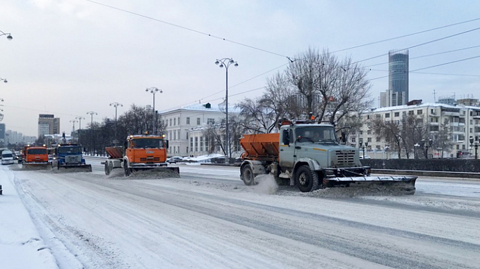 С улиц Екатеринбурга после снегопада вывезли 3770 тонн снега