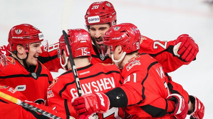 «Автомобилист» обыграл «Металлург» и повел в серии плей-офф КХЛ