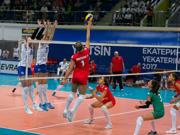 Россия и Сербия встретятся в решающем матче Кубка Ельцина по волейболу