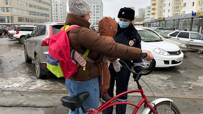 Свердловская ГИБДД предупреждает: берегите детей на дороге