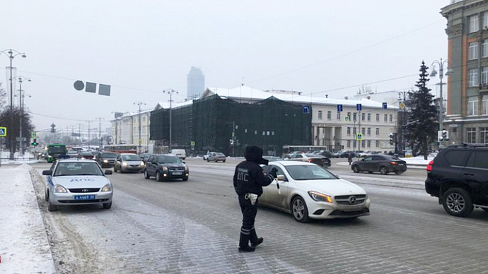 В Екатеринбурге будут ловить пьяных и бесправных водителей