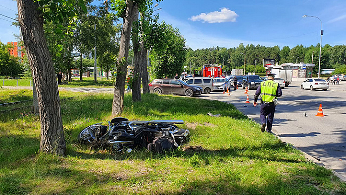 В Екатеринбурге мотоциклист погиб в столкновении с «Ладой»