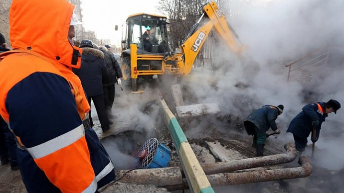 Энергетики оперативно вернули горячую воду в два района Екатеринбурга