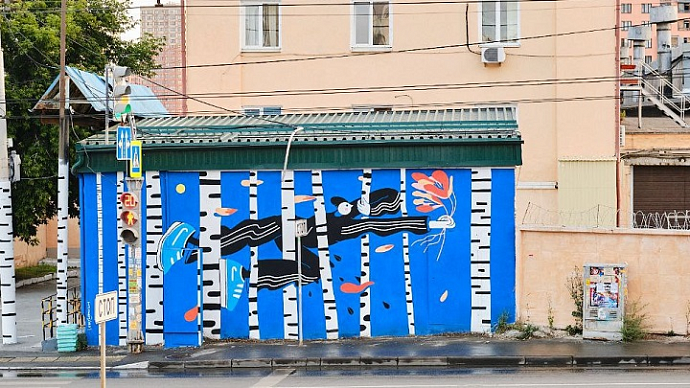 В Екатеринбурге появился новый арт-объект, на котором изображены «парни с района»