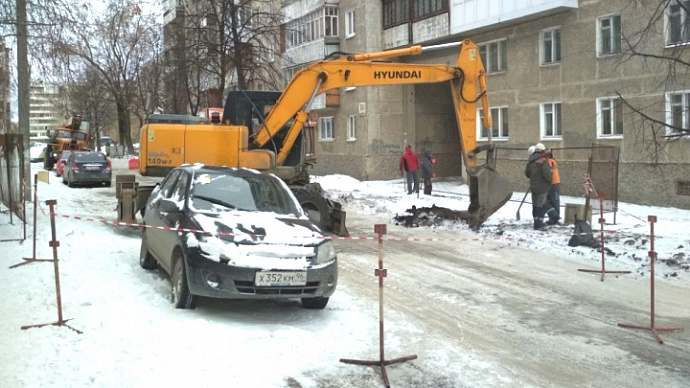 28 жилых домов на Уралмаше остались без горячей воды из-за аварии