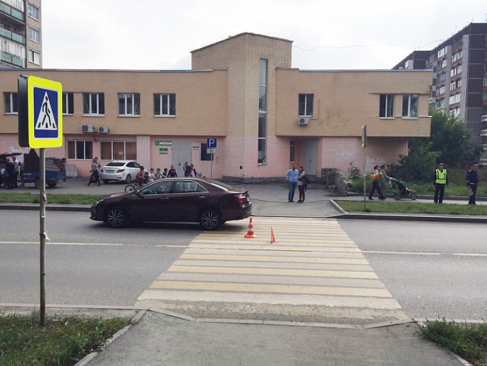 В Екатеринбурге «Тойота» сбила пешехода на «зебре»
