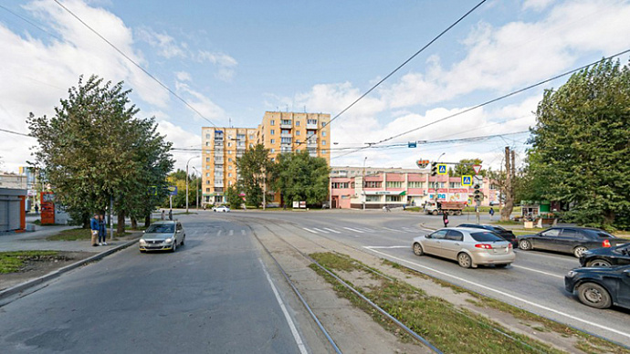 В Екатеринбурге закрыли движение транспорта по улице Фрезеровщиков