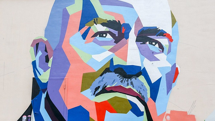 В центре Москвы появились портреты Черчесова, Акинфеева и Дзюбы: фото