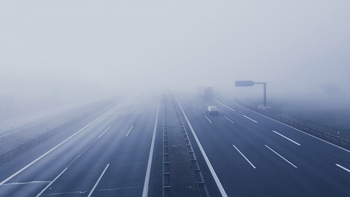 Будьте внимательны: трассу Екатеринбург – Тюмень окутал сильный туман