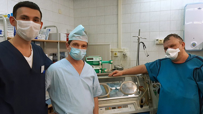 Свердловские хирурги спасли новорождённого и его маму с инсультом