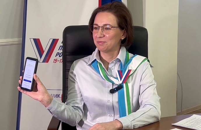Глава избиркома Свердловской области Елена Клименко проголосовала с помощью ДЭГ