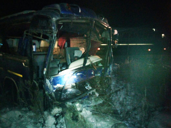 На Тюменском тракте столкнулись рейсовый автобус и грузовик MAN
