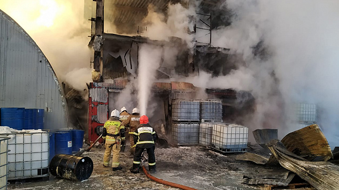 Крупный пожар на Сортировке потушили силами 114 человек
