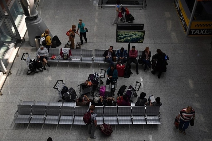 Туристы из Екатеринбурга на несколько дней застряли в Ереване из-за отмены рейса 