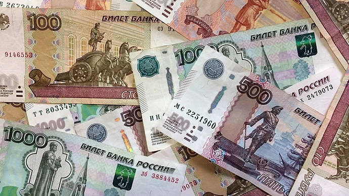 В России начали контролировать операции на сумму более 600 тысяч рублей