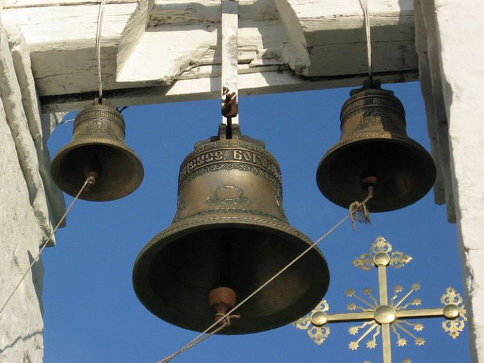 В полдень пятницы зазвенят колокола во всех храмах РПЦ