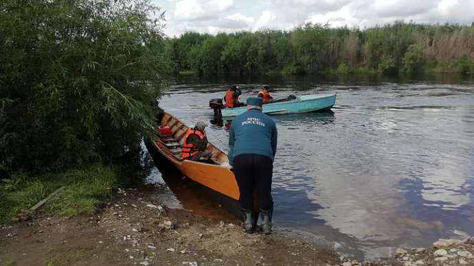 На реке Лозьве четвёртый день ищут утонувших мужчину и ребёнка